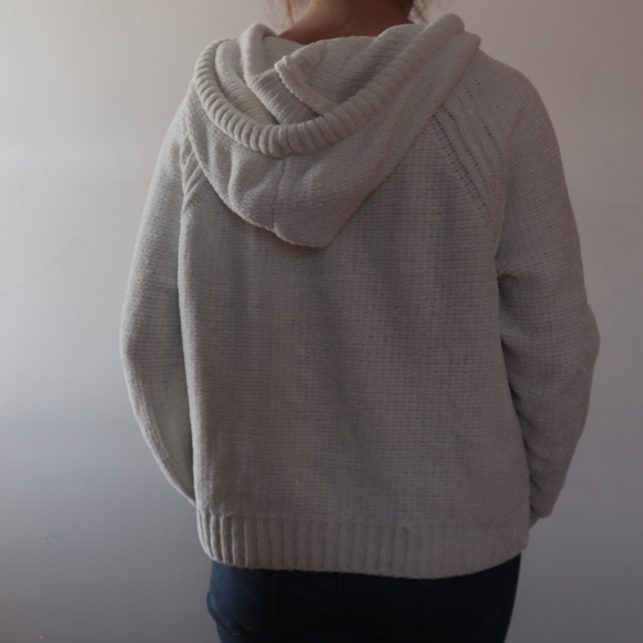 GAP Cozy White Knitted Sweater - Picture 7 of 10